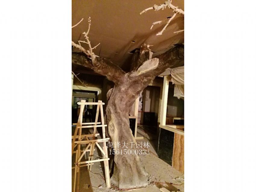 點擊查看詳細信息<br>標題：假樹內施工中 閱讀次數：1418